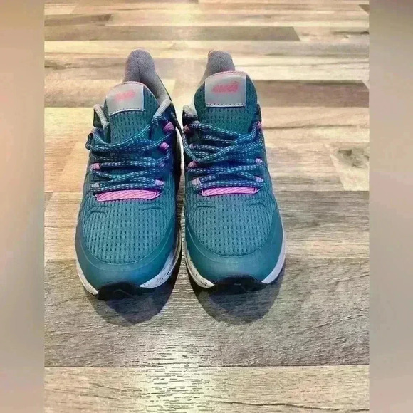 Size 7 1/2 Avia Women Athletic Sneaker. - Picture 3 of 5